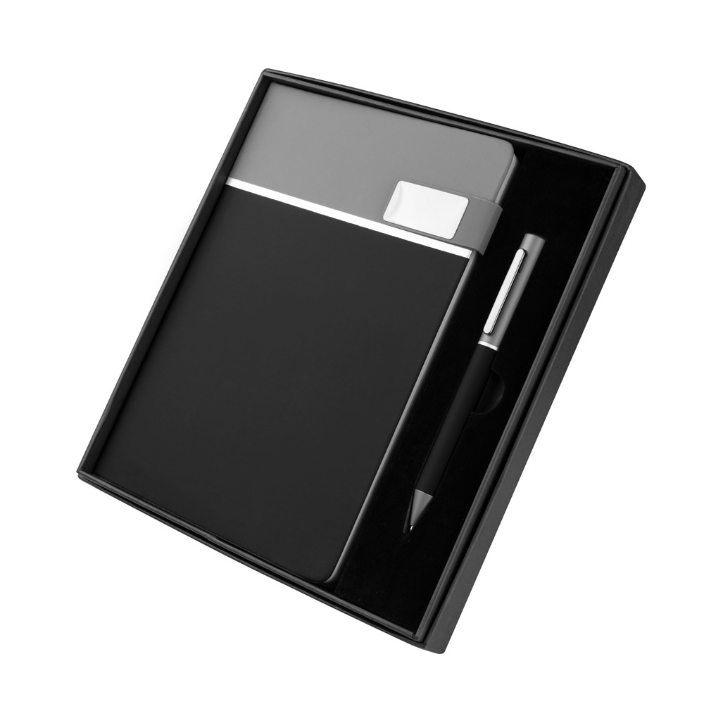 Kit Escritório Personalizado com Detalhes Prateado